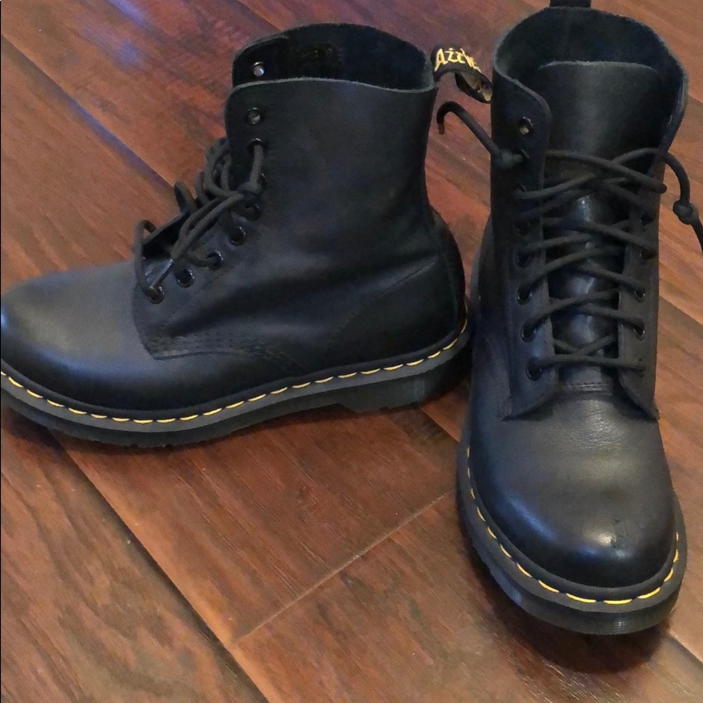 1460 Pascal Dr. Martens